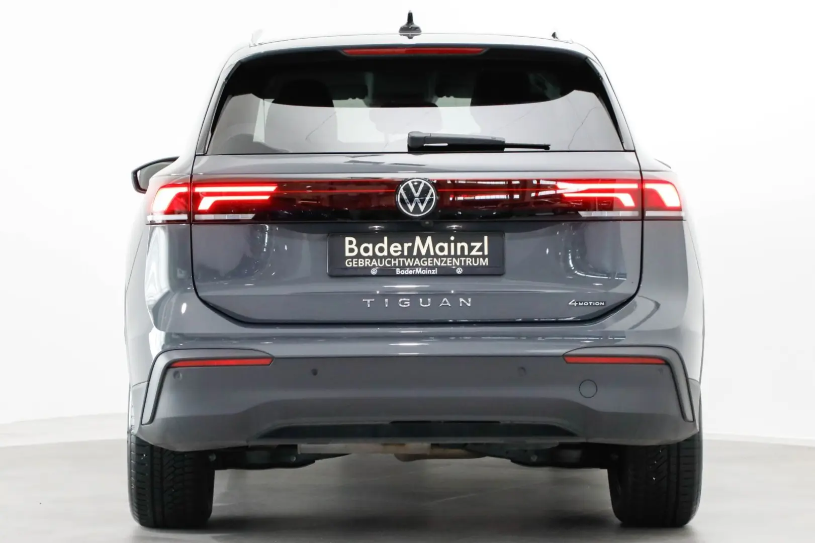 Tiguan 2.0 TDI 4M DSG Navi SHZ ACC Kamera DCC