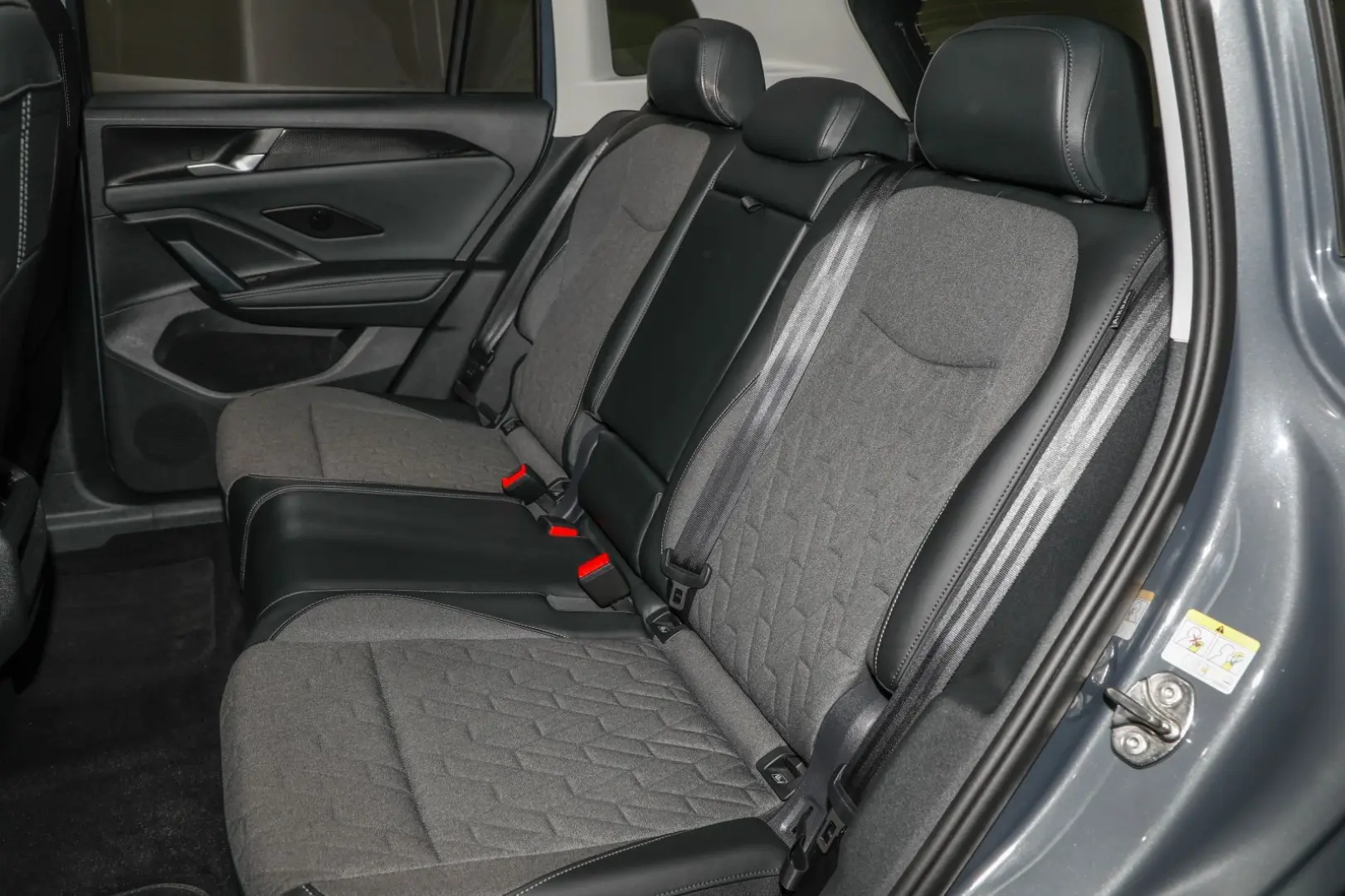 Tiguan 2.0 TDI 4M DSG Navi SHZ ACC Kamera DCC