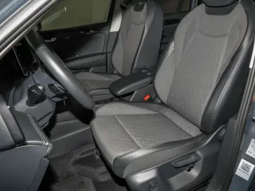 Tiguan 2.0 TDI 4M DSG Navi SHZ ACC Kamera DCC