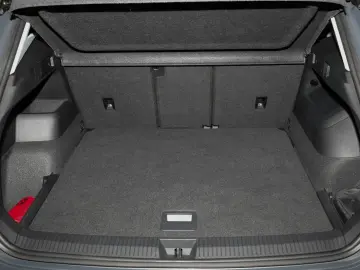 Tiguan 2.0 TDI 4M DSG Navi SHZ ACC Kamera DCC