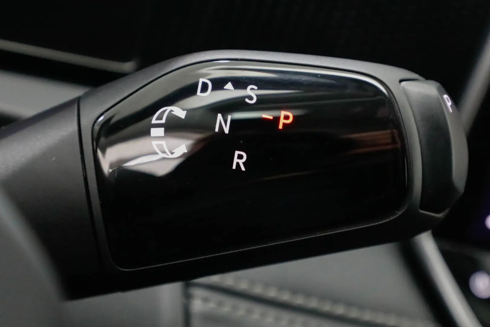 Tiguan 2.0 TDI 4M DSG Navi SHZ ACC Kamera DCC