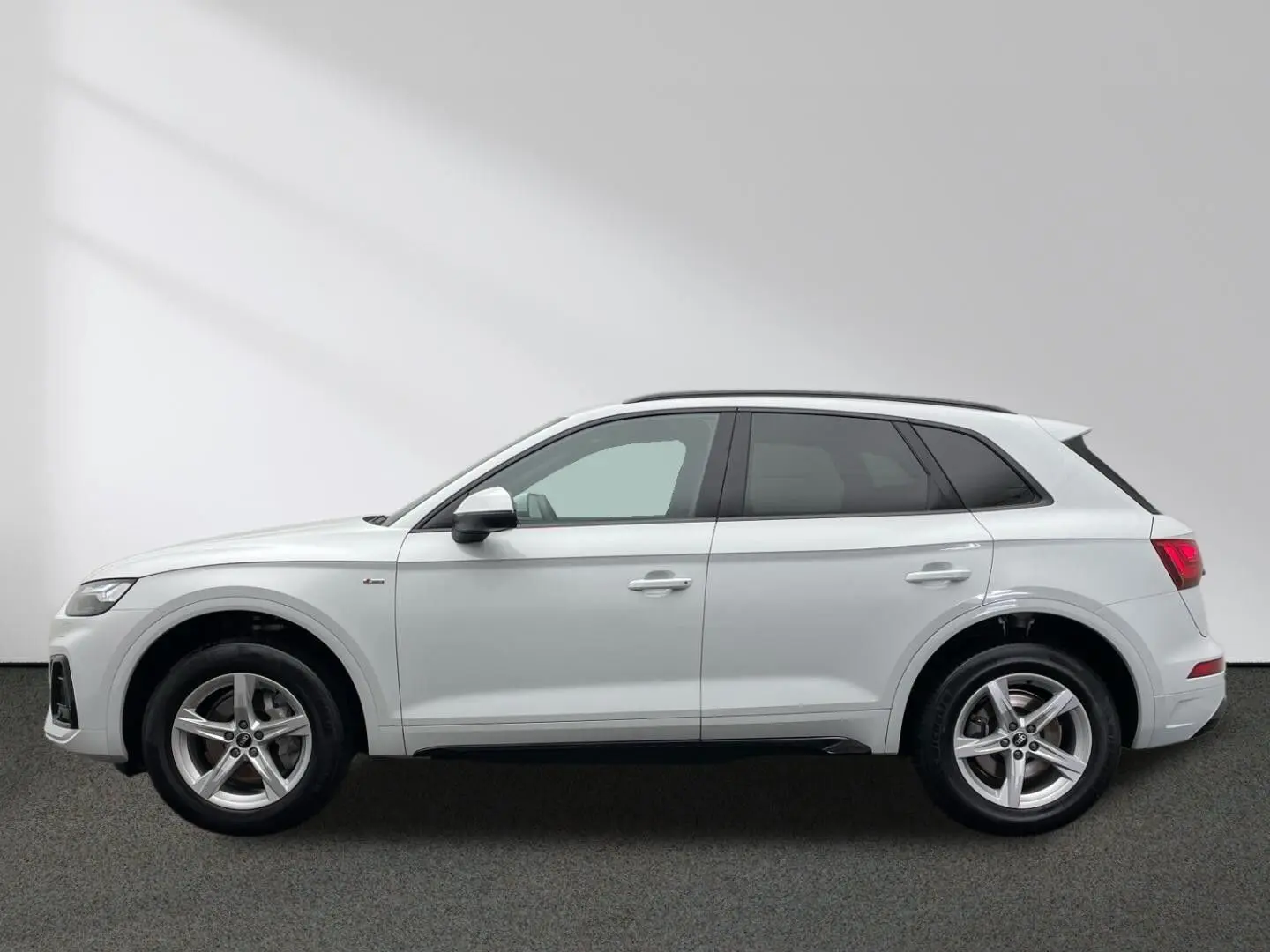 Q5 40 TDI quattro S line MMI Kamera Matrix AHK