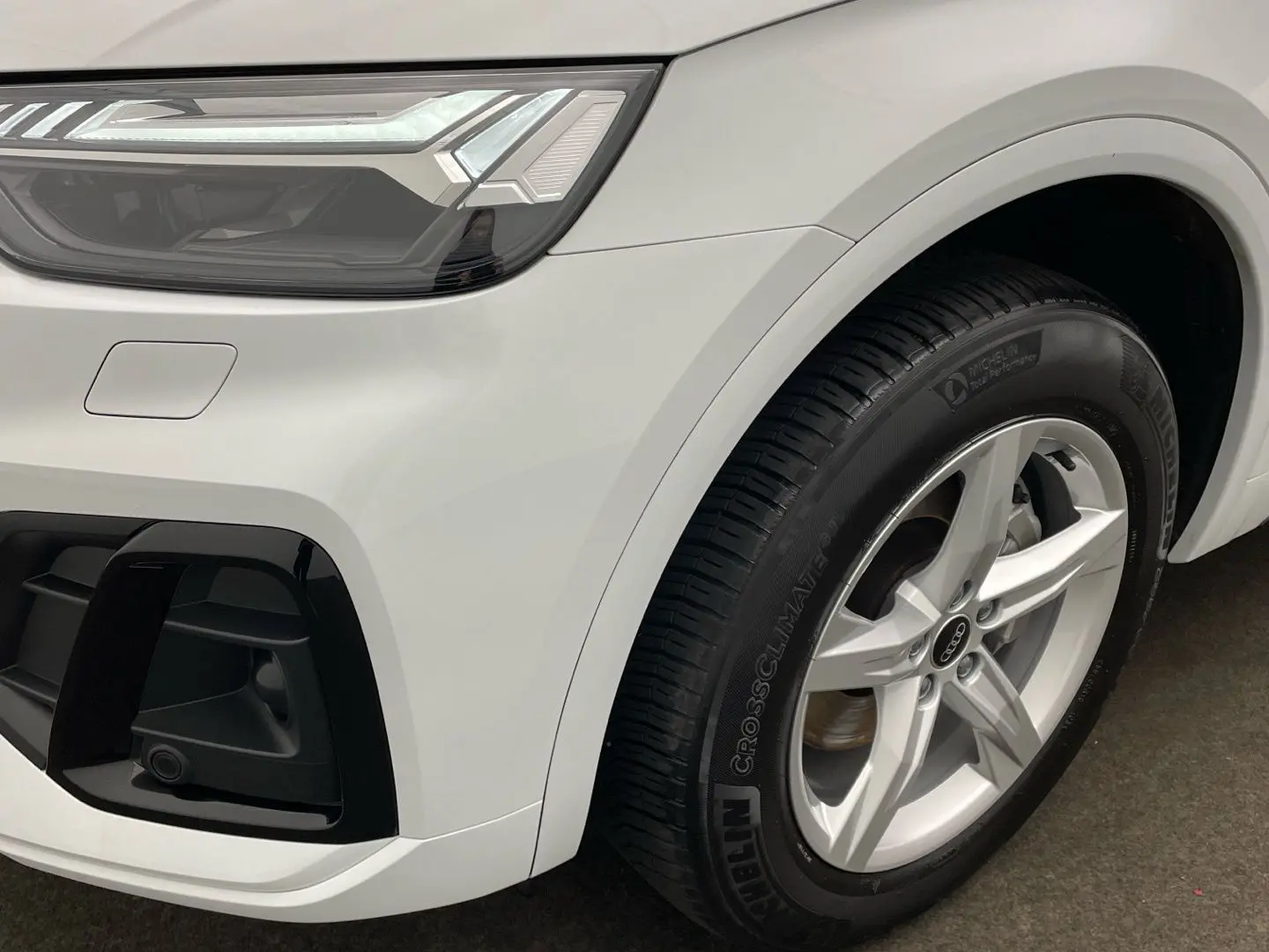 Q5 40 TDI quattro S line MMI Kamera Matrix AHK