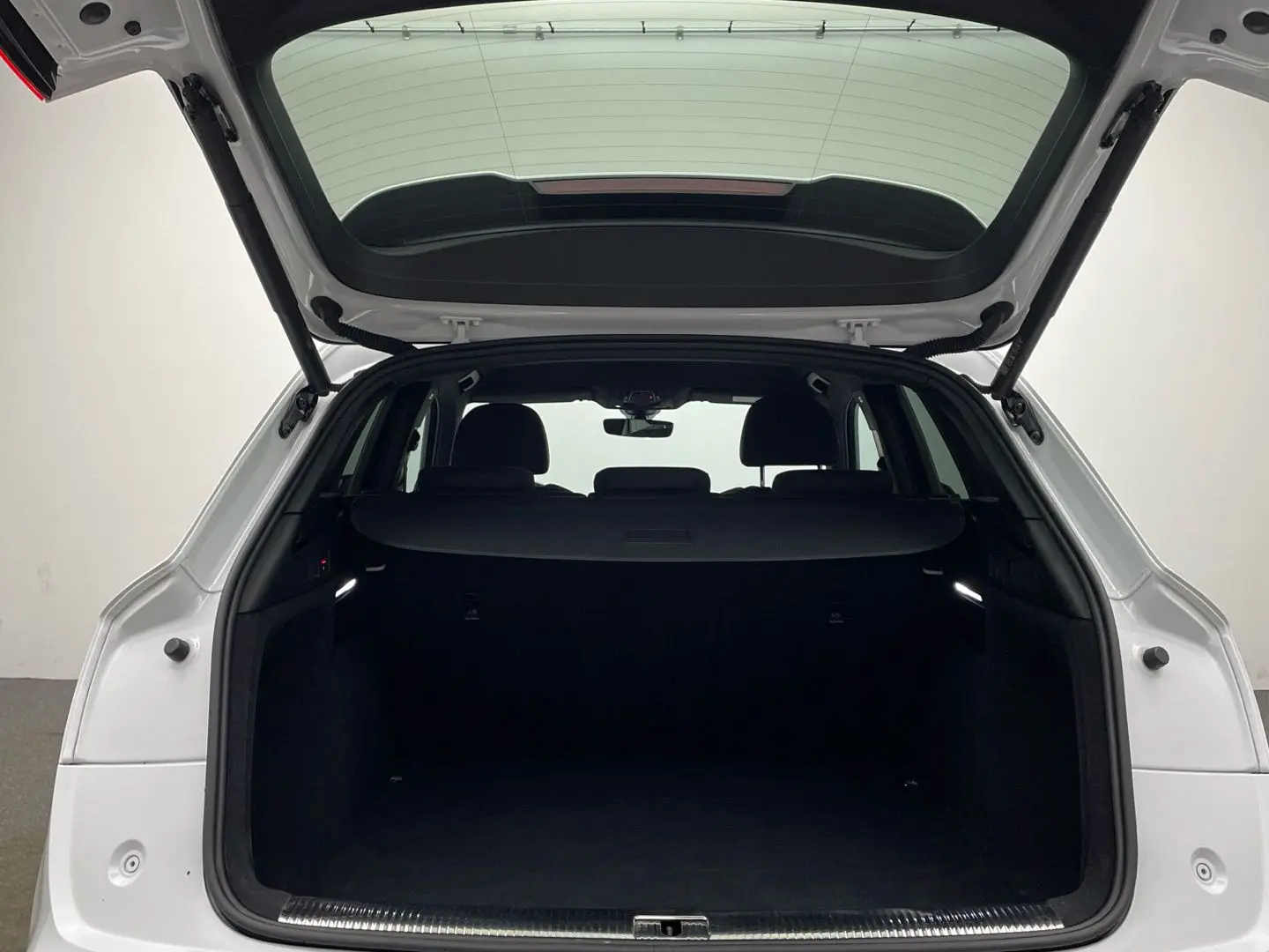 Q5 40 TDI quattro S line MMI Kamera Matrix AHK
