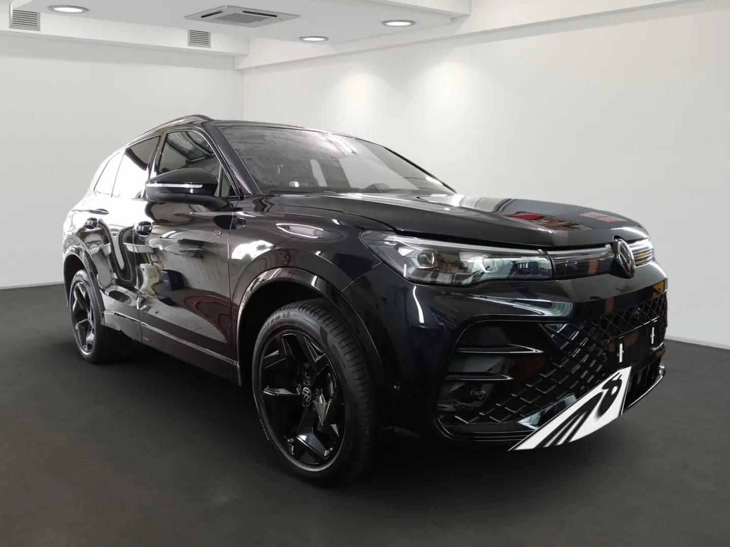 Tiguan 2.0 TDI 4 Motion R-Line AHK. Navi. Panora
