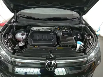 Tiguan 2.0 TDI 4 Motion R-Line AHK. Navi. Panora