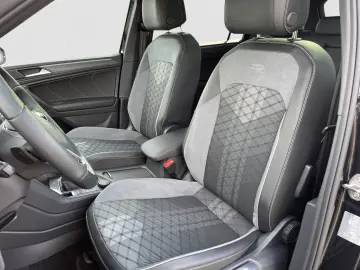 Tiguan Allspace R-Line 4Mo TSI DSG|20