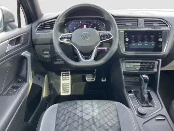 Tiguan Allspace R-Line 4Mo TSI DSG|20