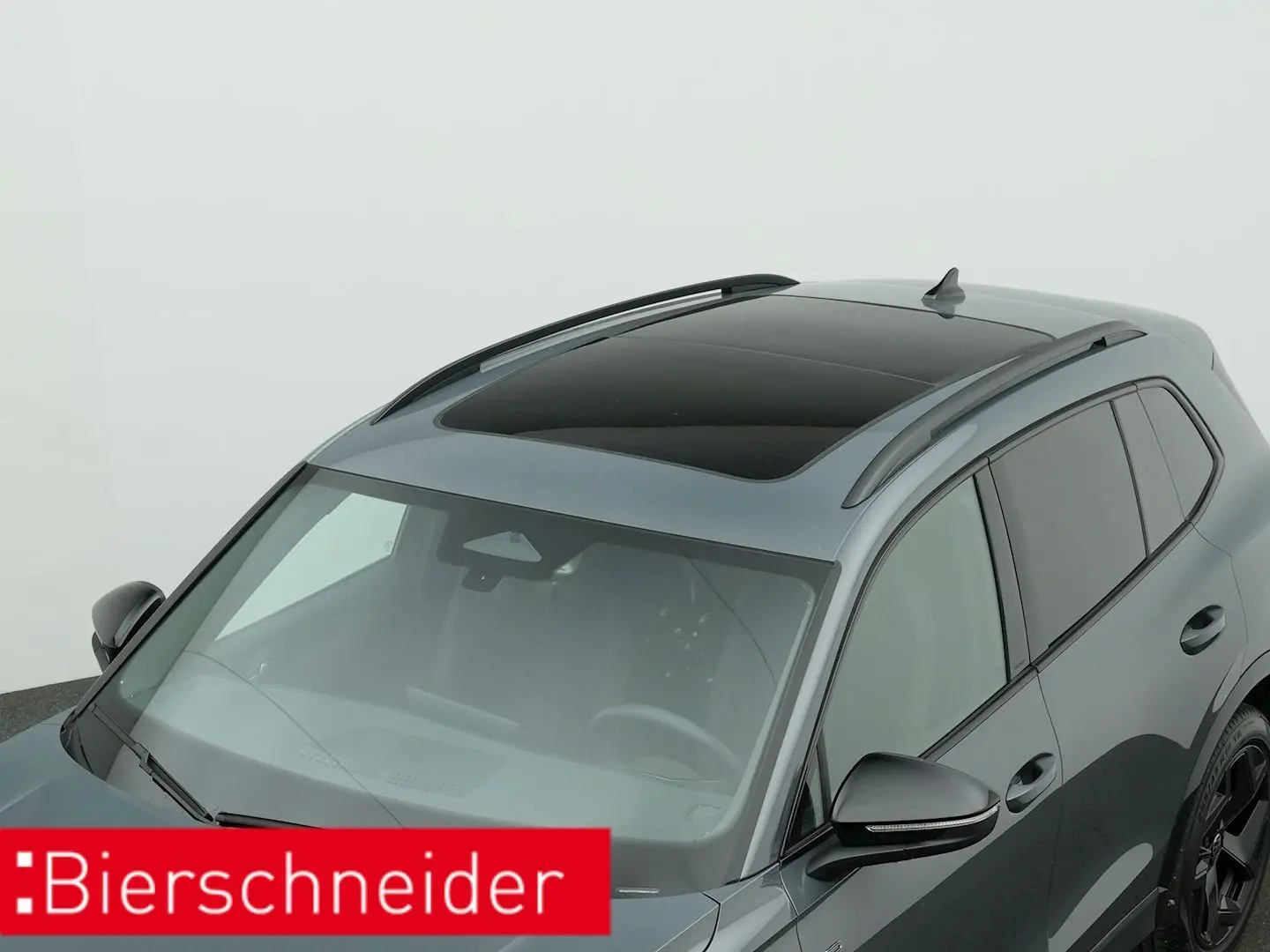Tiguan 2.0 TDI DSG R-Line BLACK-STYLE AHK PANO A