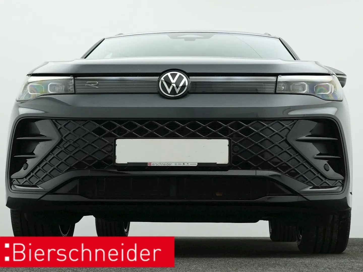 Tiguan 2.0 TDI DSG R-Line BLACK-STYLE AHK PANO A