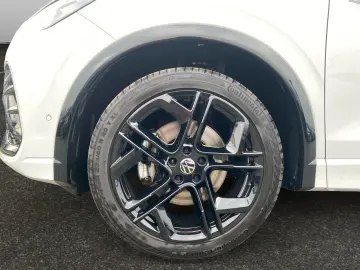 Tiguan R-Line 2,0 TDI DSG 4M+Navi+Pano+ACC+AHK