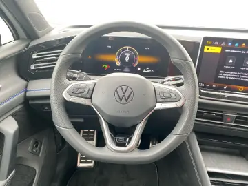 Tiguan R-Line 2,0 TDI DSG 4M+Navi+Pano+ACC+AHK