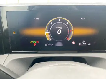Tiguan R-Line 2,0 TDI DSG 4M+Navi+Pano+ACC+AHK
