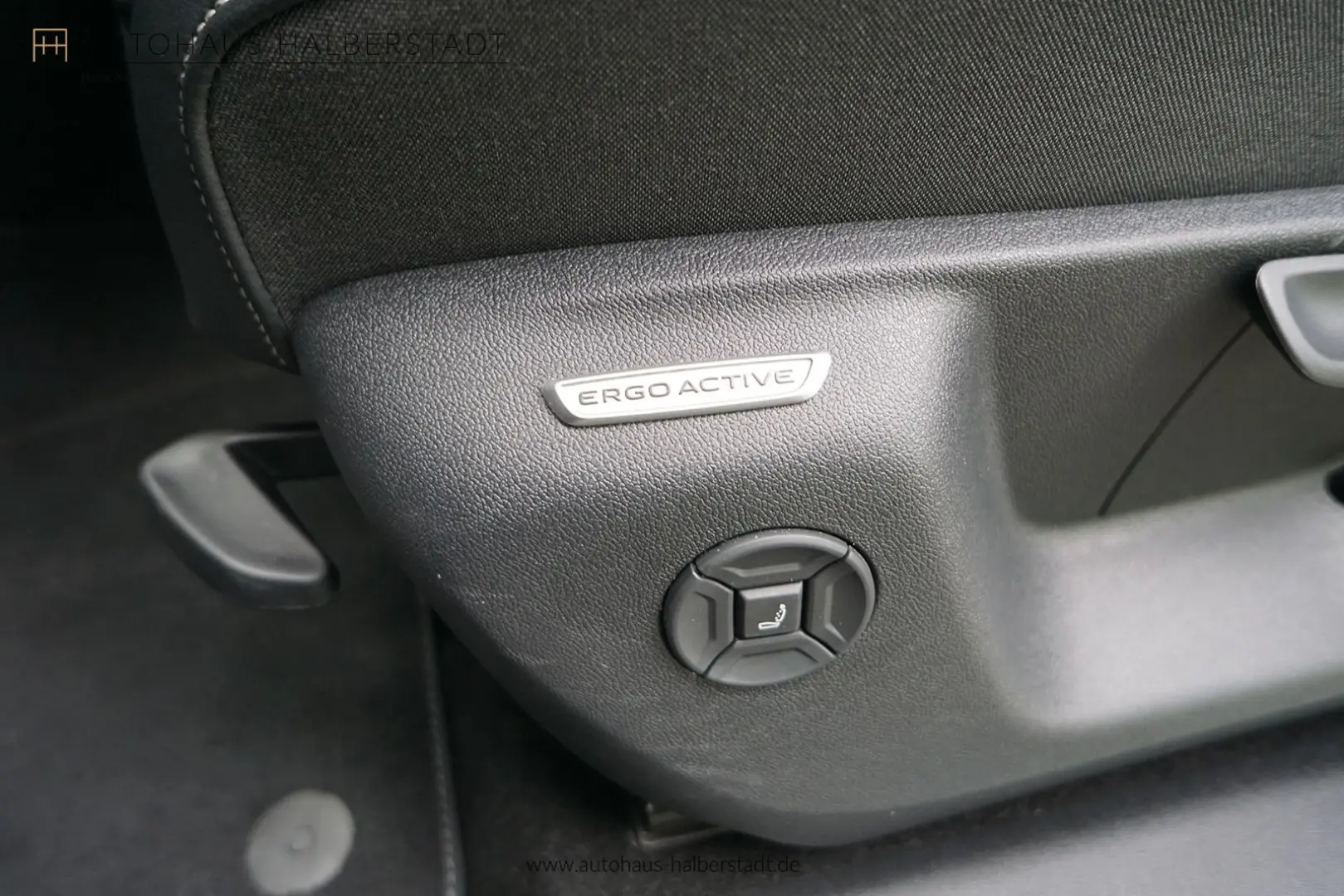 Tiguan 2.0 TDI 4MOTION R-Line-Black/AHK/StHz/ACC