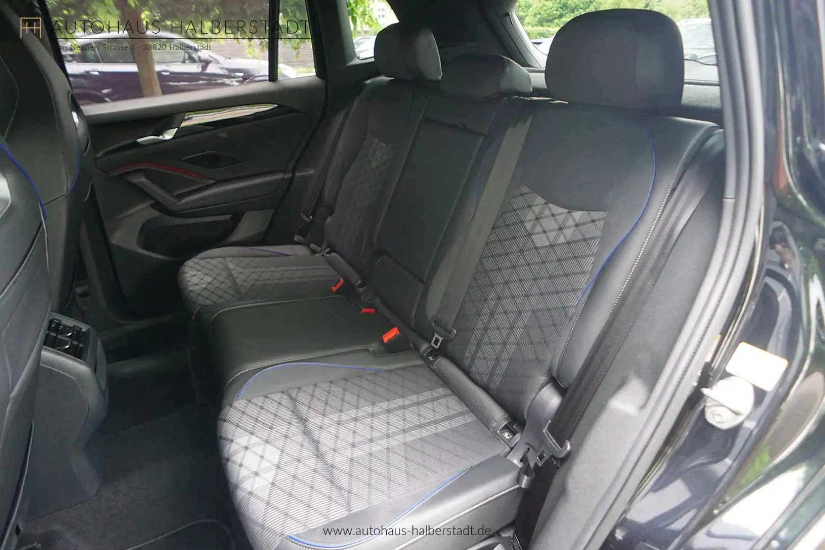 Tiguan 2.0 TDI 4MOTION R-Line-Black/AHK/StHz/ACC