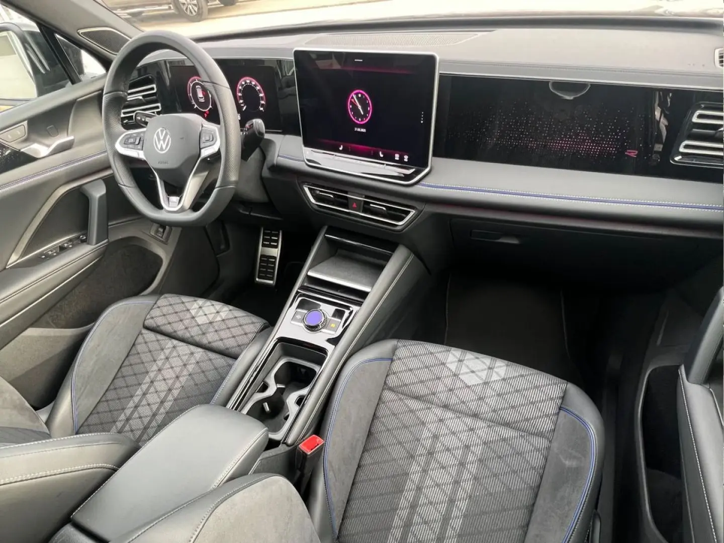 Tiguan TDI-4Mo-R Line-360Kam-Pan