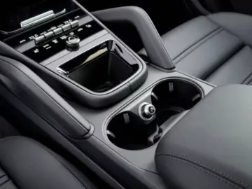 Porsche Cayenne E-Hybrid Coupe*BOSE*AZV*PANO