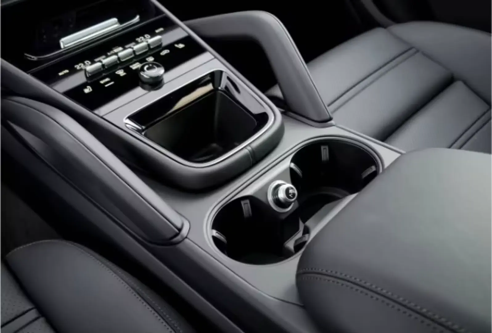 Porsche Cayenne E-Hybrid Coupe*BOSE*AZV*PANO