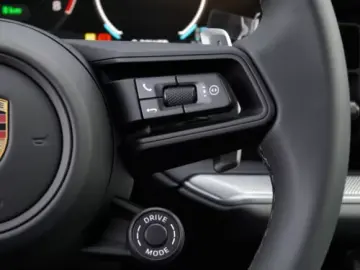 Porsche Cayenne E-Hybrid Coupe*BOSE*AZV*PANO