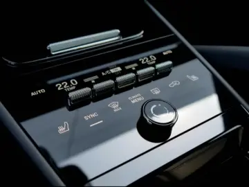 Porsche Cayenne E-Hybrid Coupe*BOSE*AZV*PANO