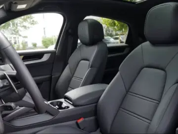 Porsche Cayenne E-Hybrid Coupe*BOSE*AZV*PANO