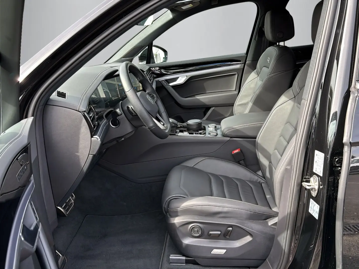 Touareg R-Line 3.0TDI +LUFT+AHK+KAMERA+ASSISTS+
