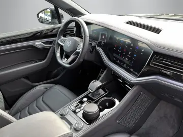 Touareg R-Line 3.0TDI +LUFT+AHK+KAMERA+ASSISTS+