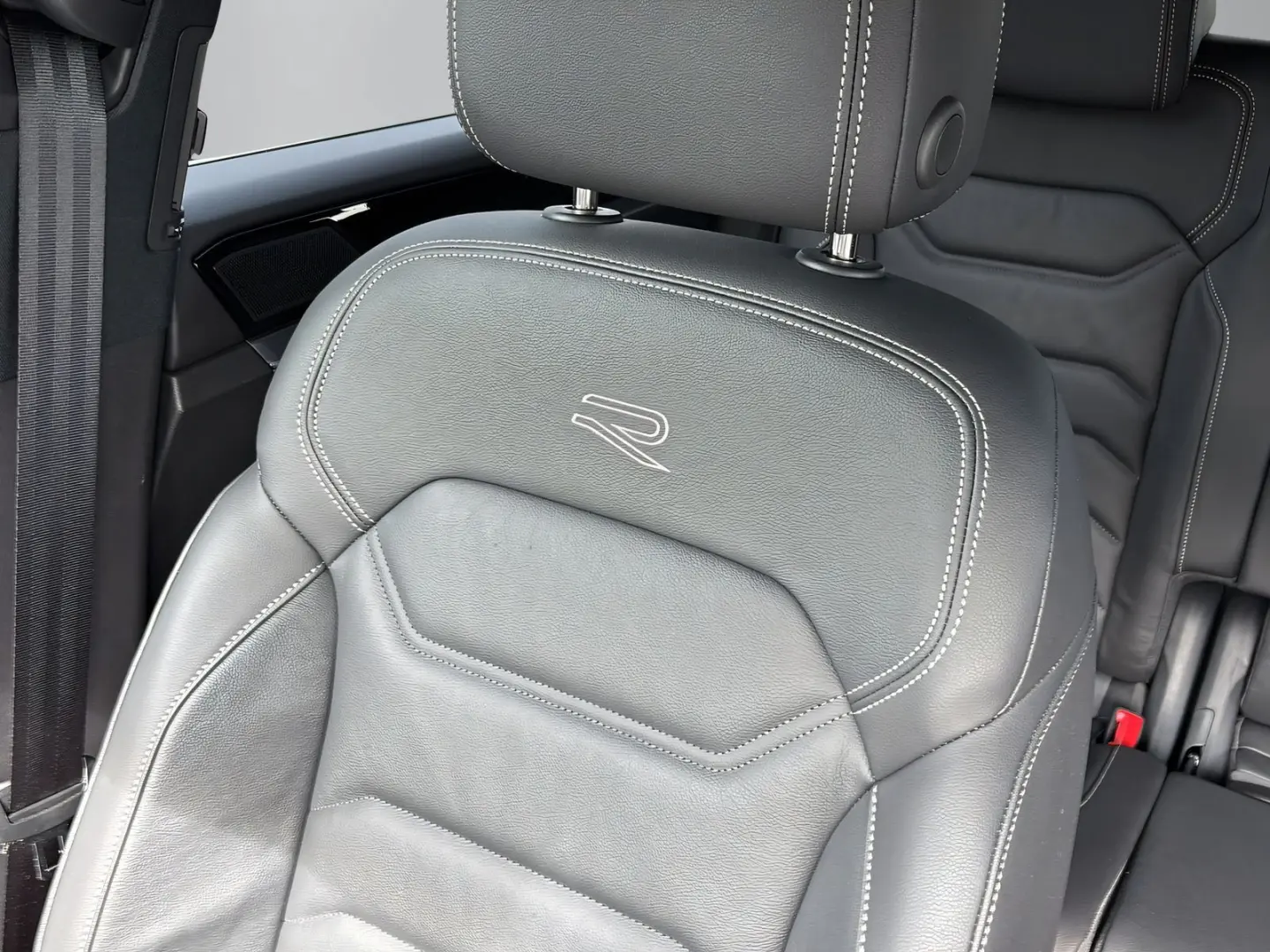 Touareg R-Line 3.0TDI +LUFT+AHK+KAMERA+ASSISTS+