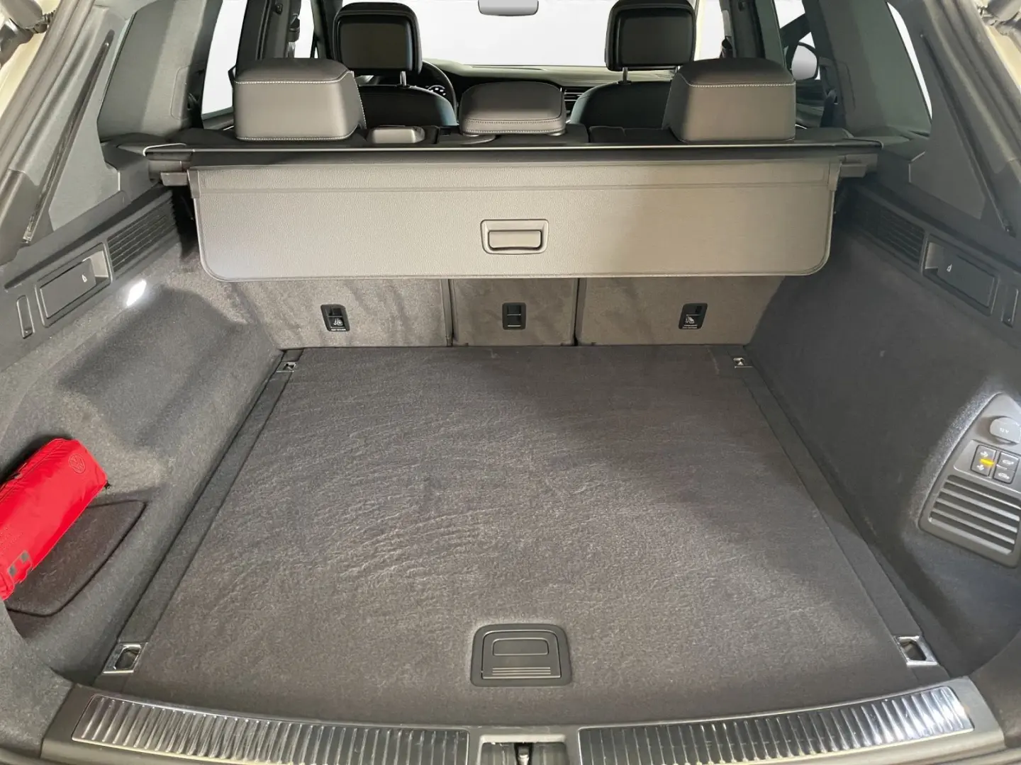 Touareg 3.0 V6 TDI 4M R-Line AHK Matrix LM 19