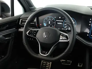 Touareg 3.0 TDI 4M R-Line Leder Pano DCC 22