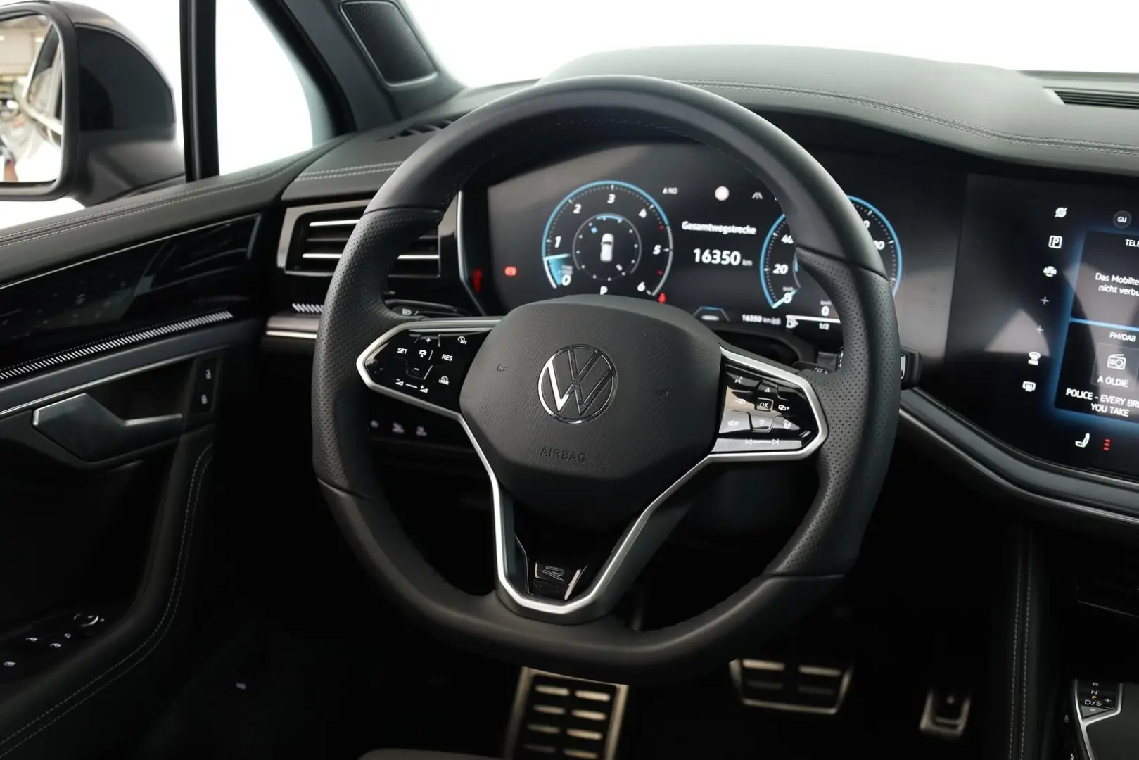 Touareg 3.0 TDI 4M R-Line Leder Pano DCC 22