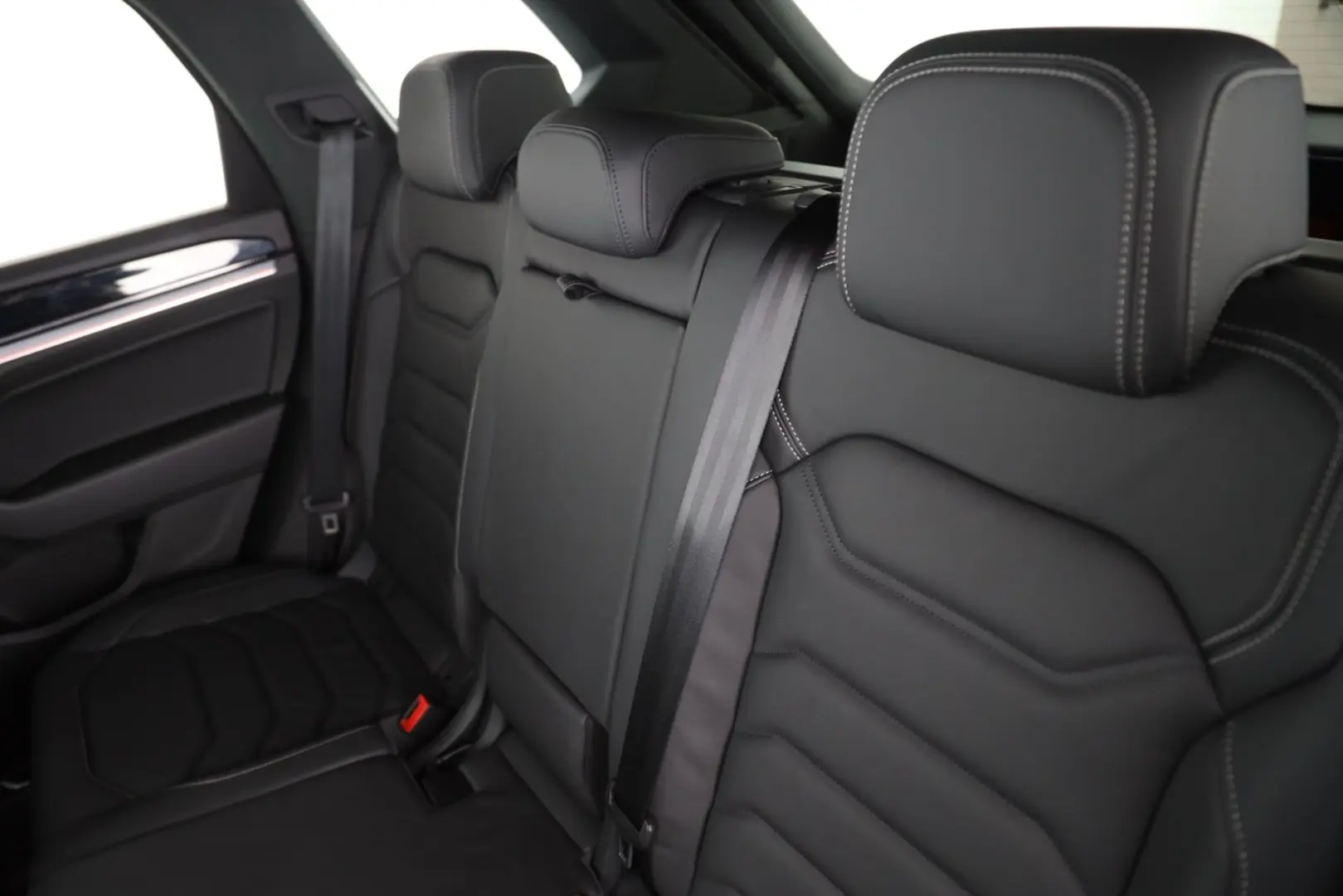 Touareg 3.0 TDI 4MOTION R-Line | LUFT | AHK |