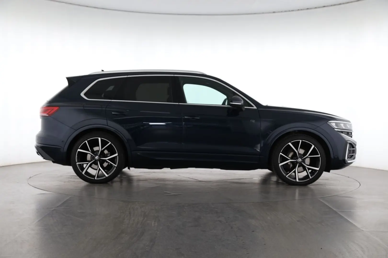 Touareg 3.0 TDI DSG 4MOTION R-Line | PANO | AHK