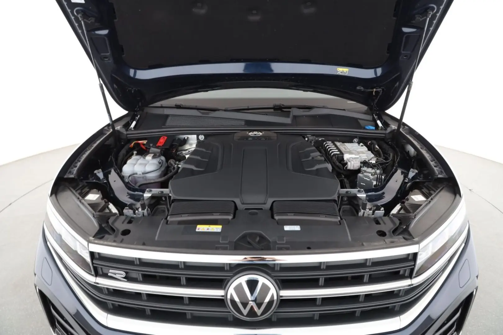 Touareg 3.0 TDI DSG 4MOTION R-Line | PANO | AHK