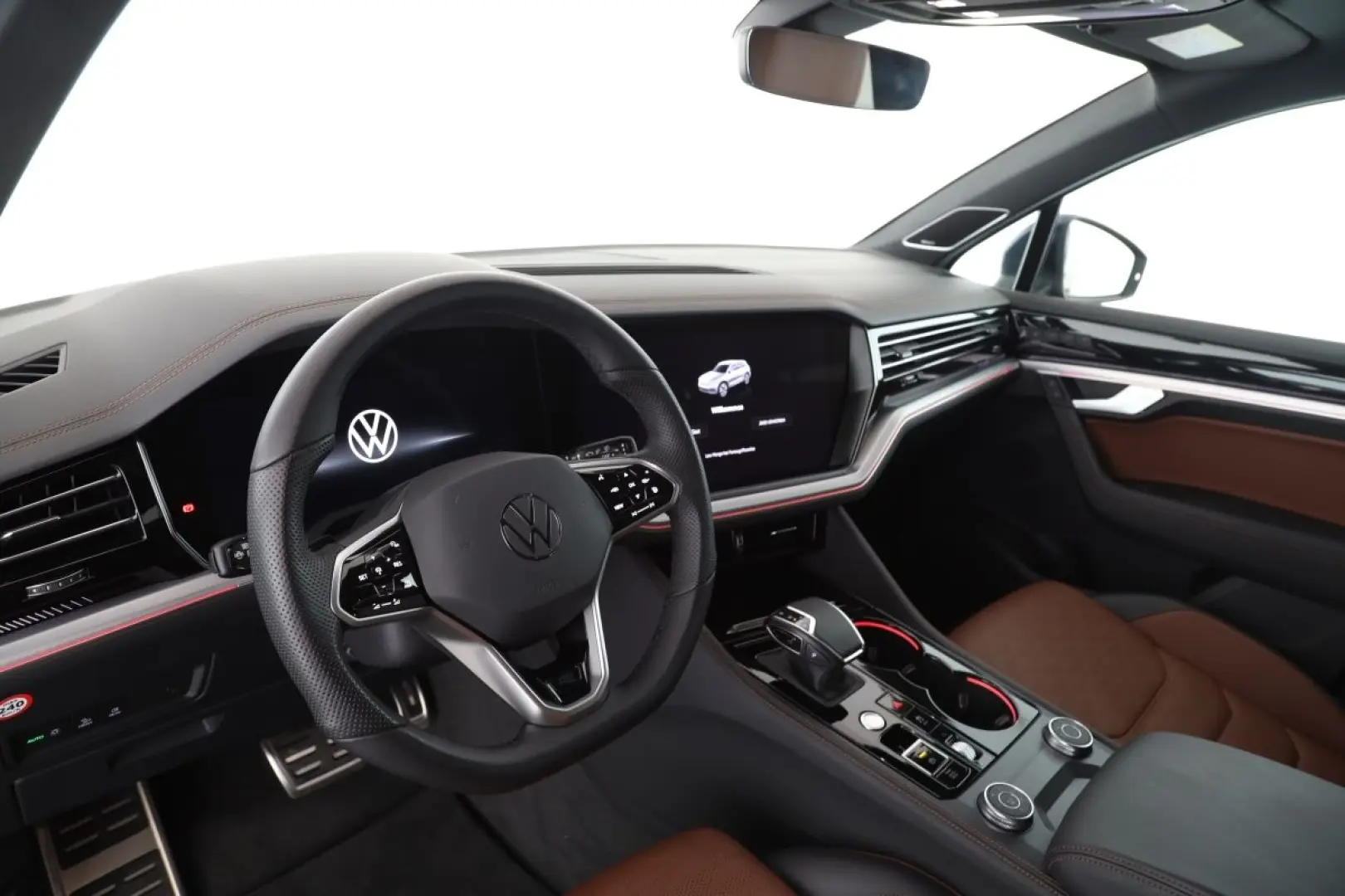 Touareg 3.0 TDI DSG 4MOTION R-Line | PANO | AHK