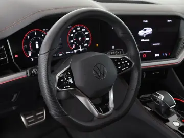 Touareg 3.0 TDI DSG 4MOTION R-Line | PANO | AHK
