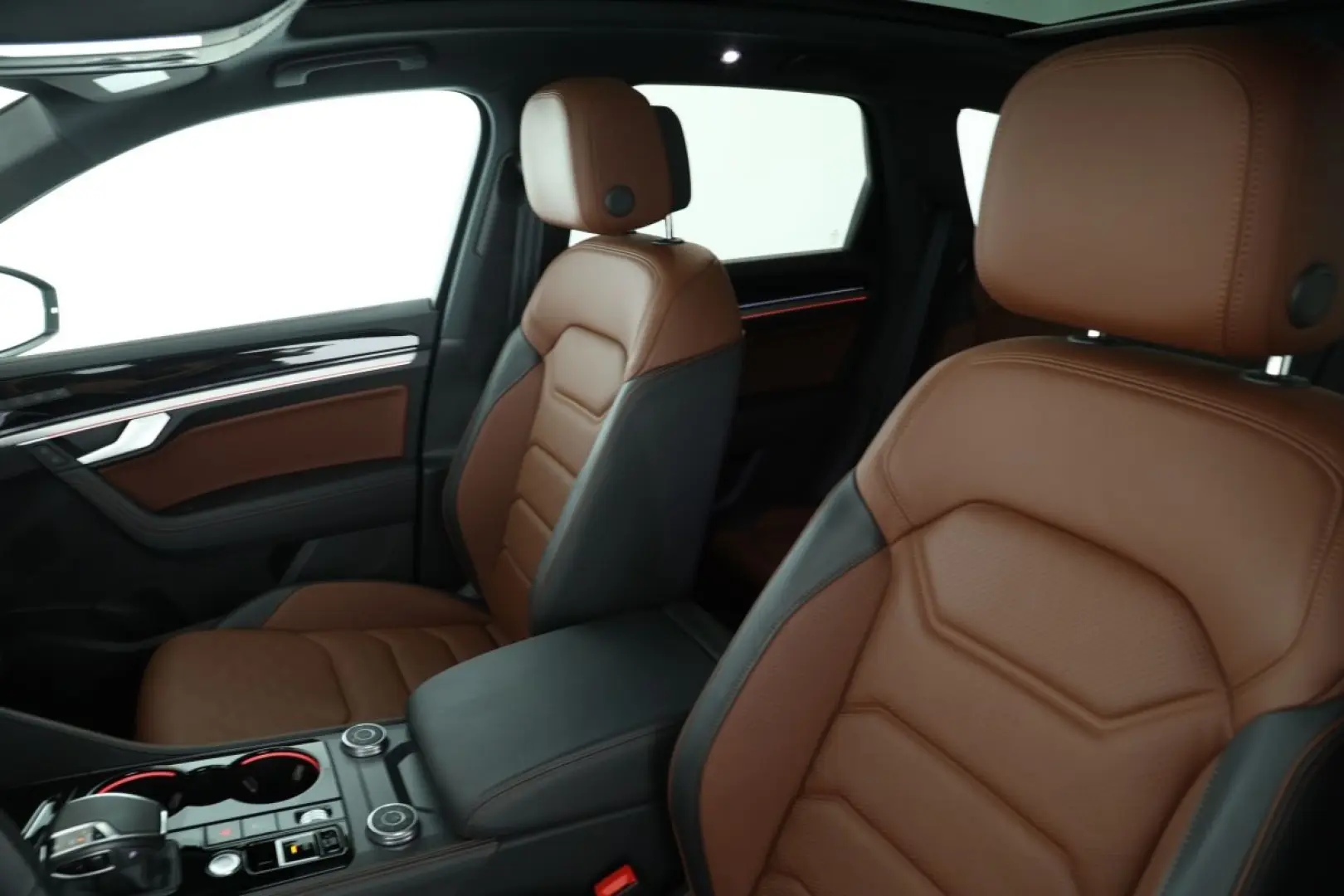Touareg 3.0 TDI DSG 4MOTION R-Line | PANO | AHK