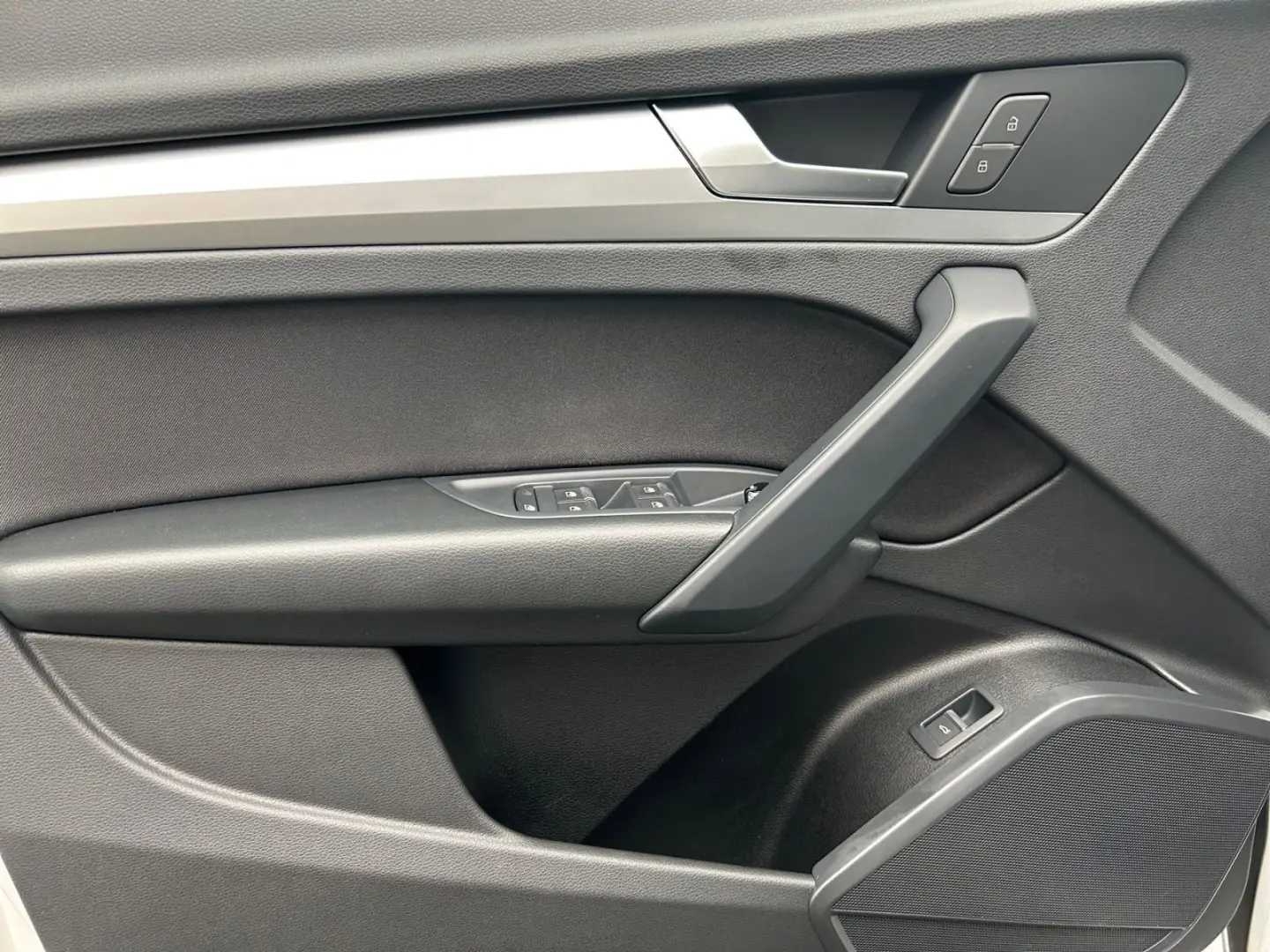 Q5 35 TDI S line S tro*Pano*Standh*LED*Navi+*AHK