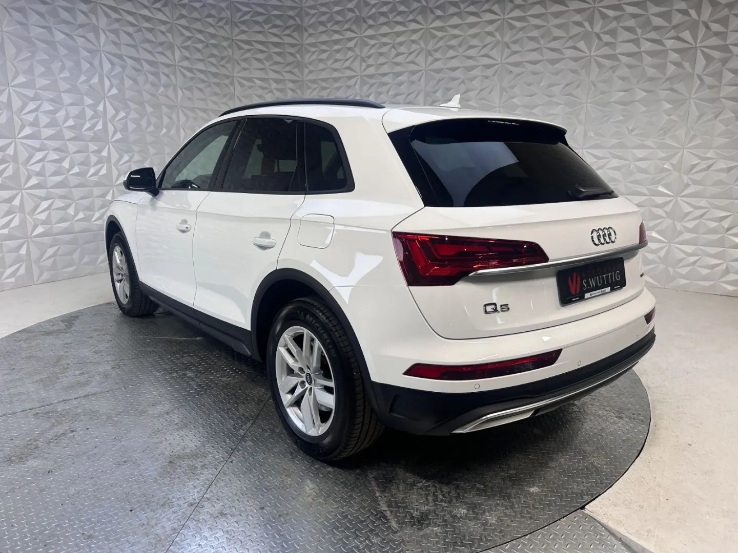 Q5 50 TFSIe quattro S tronic+STANDH+NAVI+PANO+