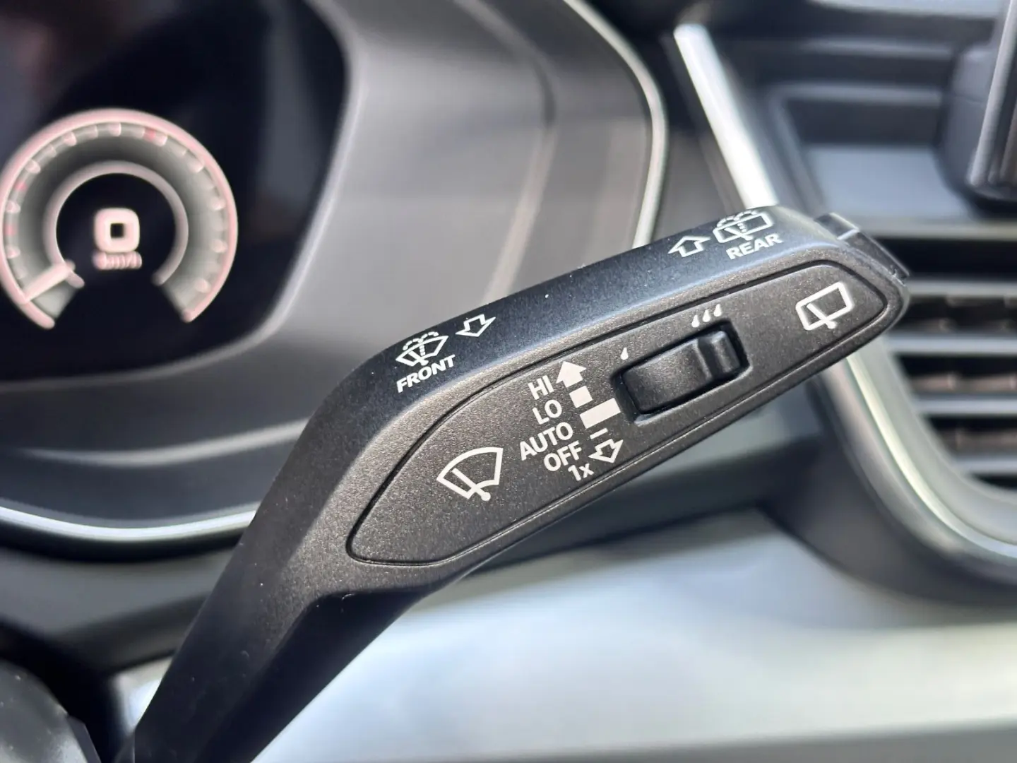 Q5 50 TFSIe quattro S tronic+STANDH+NAVI+PANO+