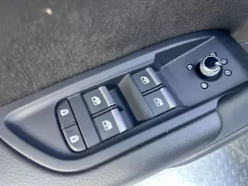 Q5 50 TFSIe quattro S tronic+STANDH+NAVI+PANO+