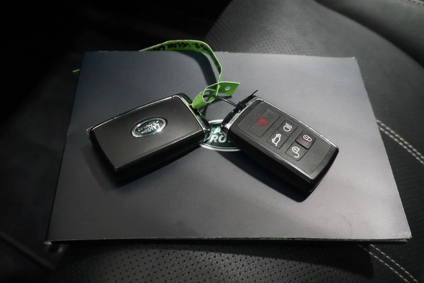 Range Rover Velar D200 R-DYNAMIC SE 4WD Aut. Pan