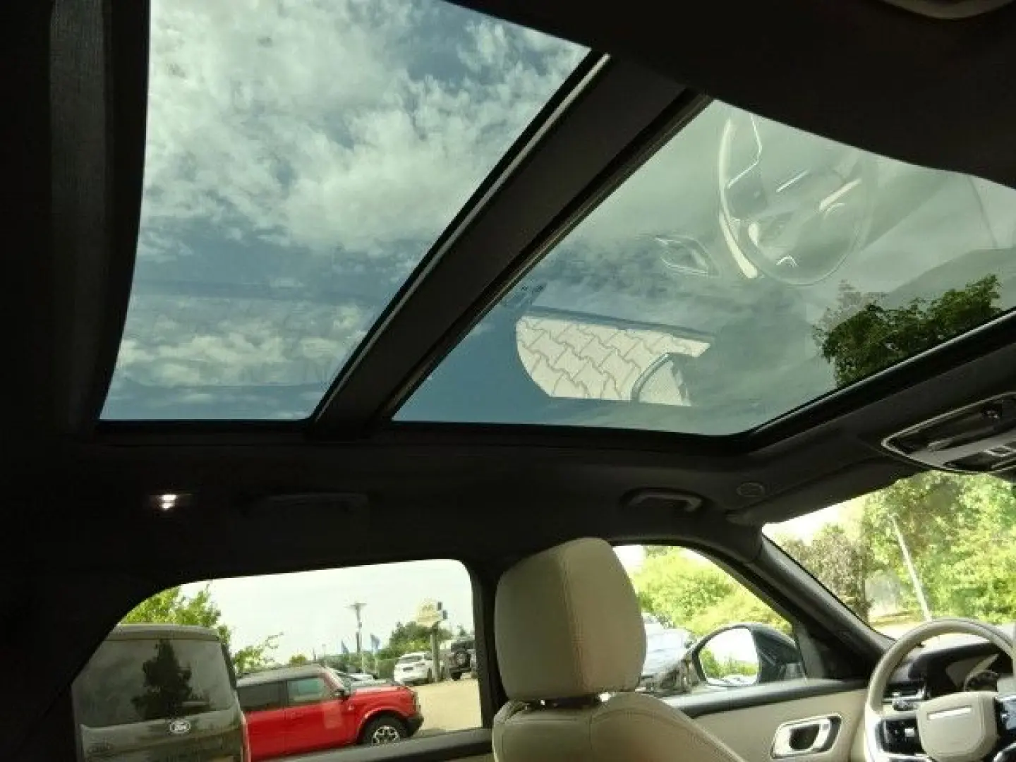 Range Rover Velar R-Dynamic SE 22-Zoll Panorama