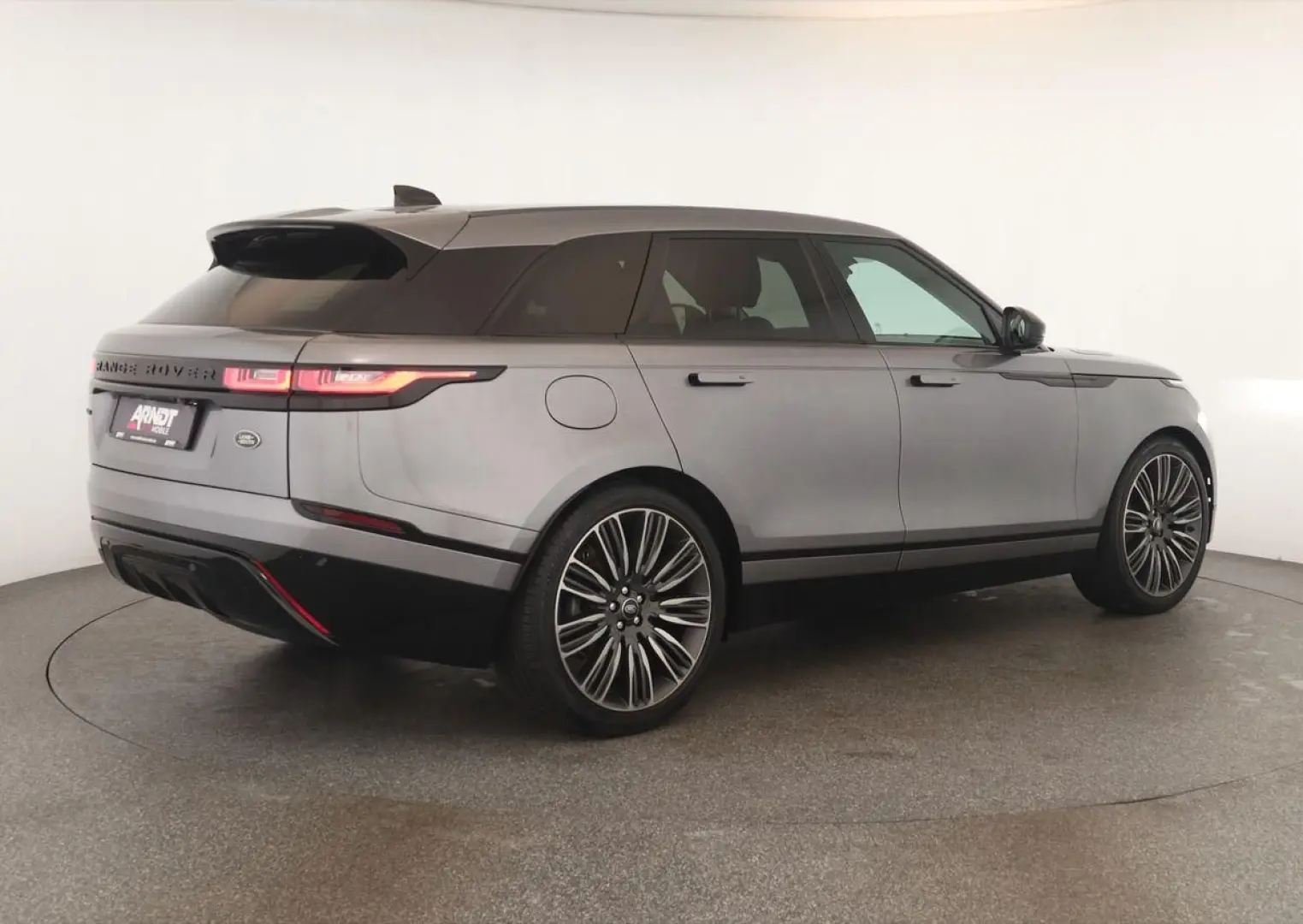 Range Rover Velar D200 AWD R-Dynamic SE Black 22