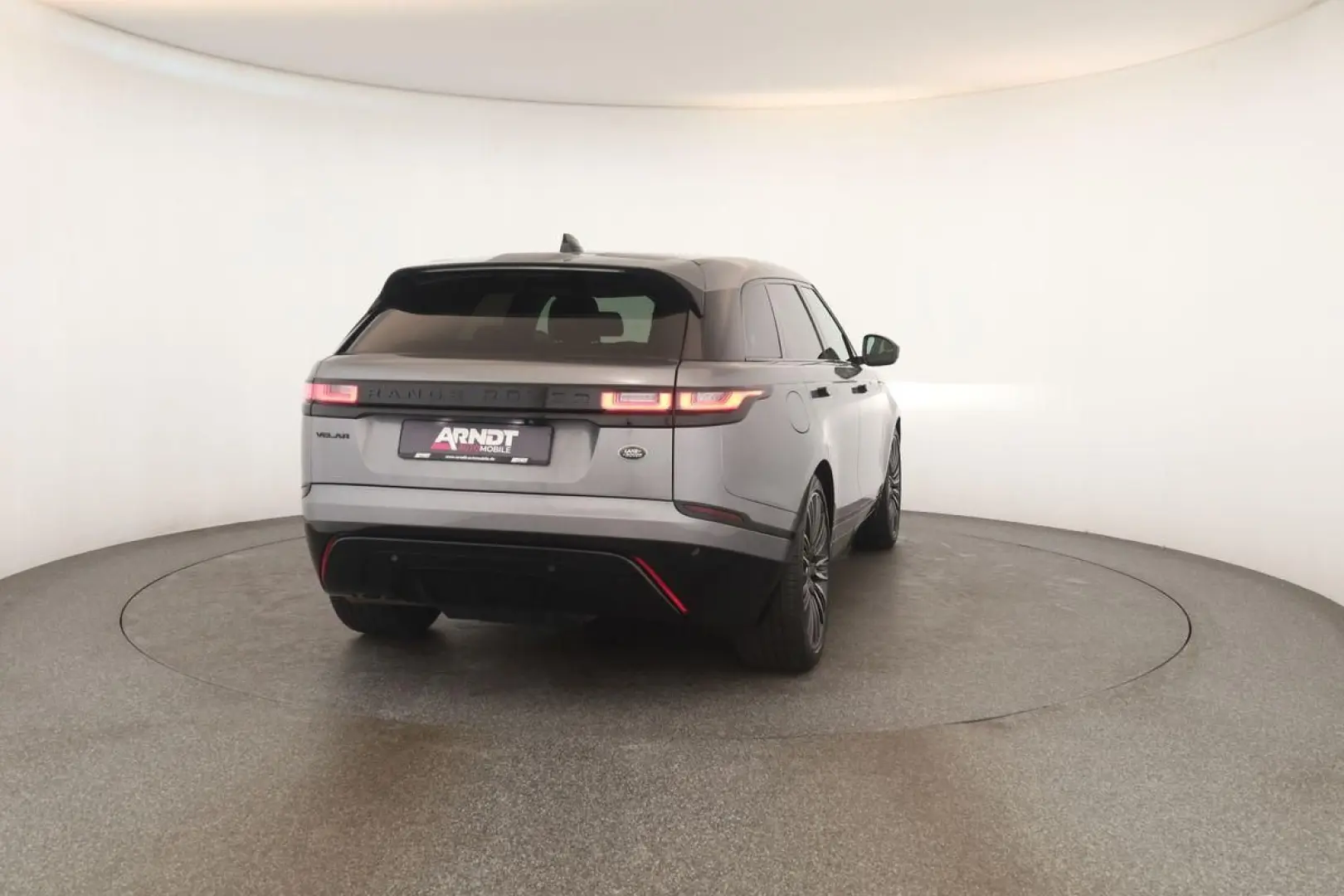 Range Rover Velar D200 AWD R-Dynamic SE Black 22