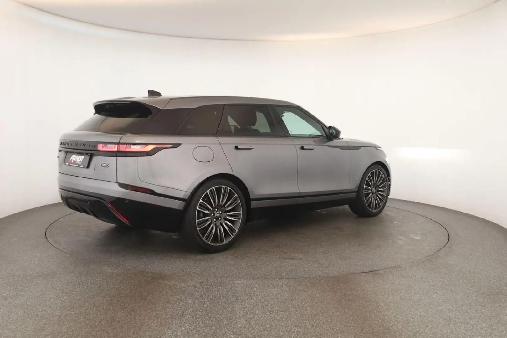 Range Rover Velar D200 AWD R-Dynamic SE Black 22