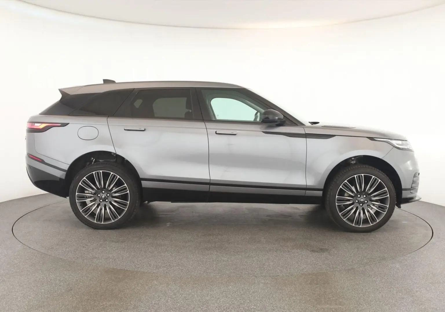 Range Rover Velar D200 AWD R-Dynamic SE Black 22