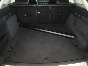 Range Rover Velar D200 AWD R-Dynamic SE Black 22