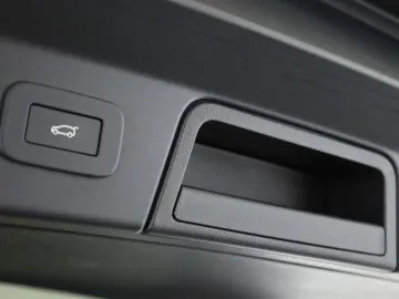 Range Rover Velar D200 AWD R-Dynamic SE Black 22