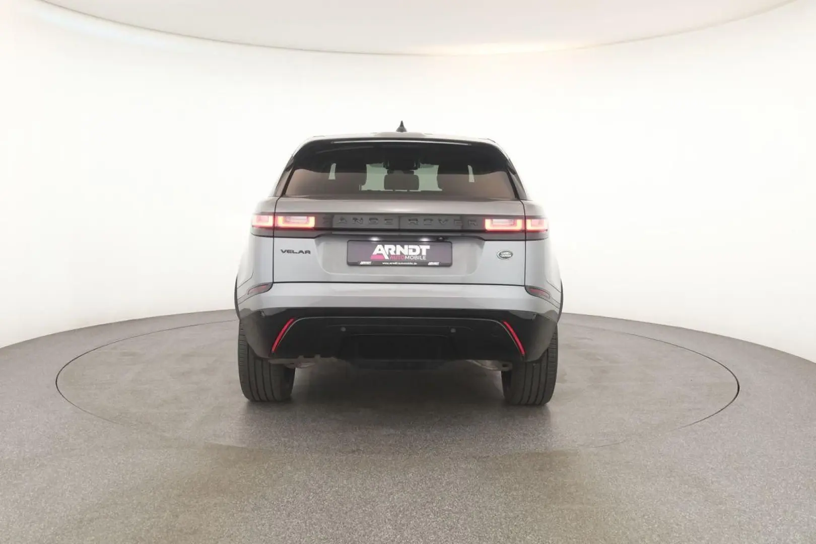 Range Rover Velar D200 AWD R-Dynamic SE Black 22